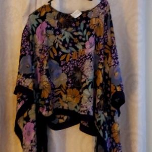 Lane Bryant Size 18-20 dress poncho blouse in blue floral .